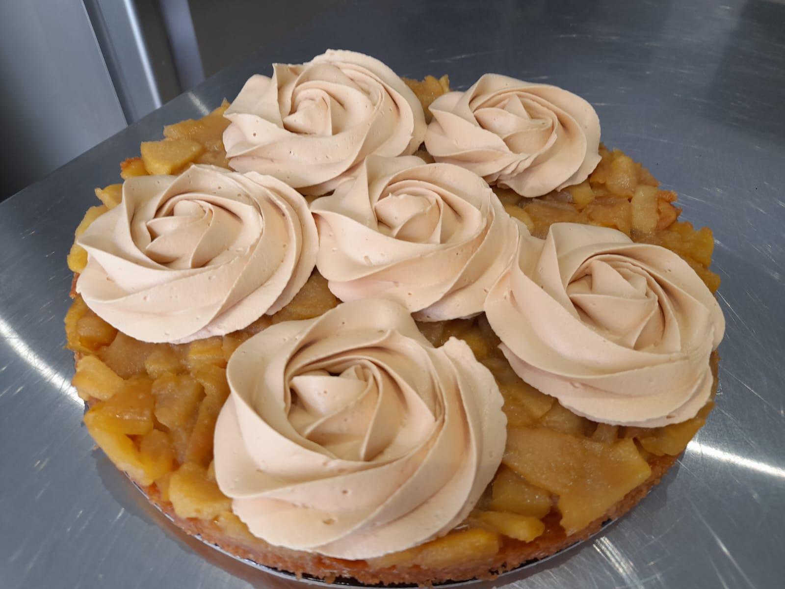 Façon tatin pommes caramel monté, pâtisserie de Le Temps d'un Dessert